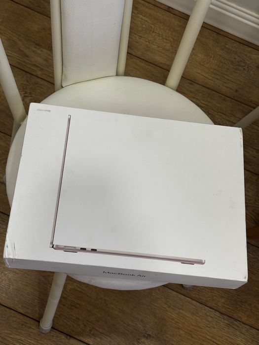 Ноутбук Apple MacBook 13 2025 / 16 Гб / SSD 256 / macOS / MW0Y3RU/A