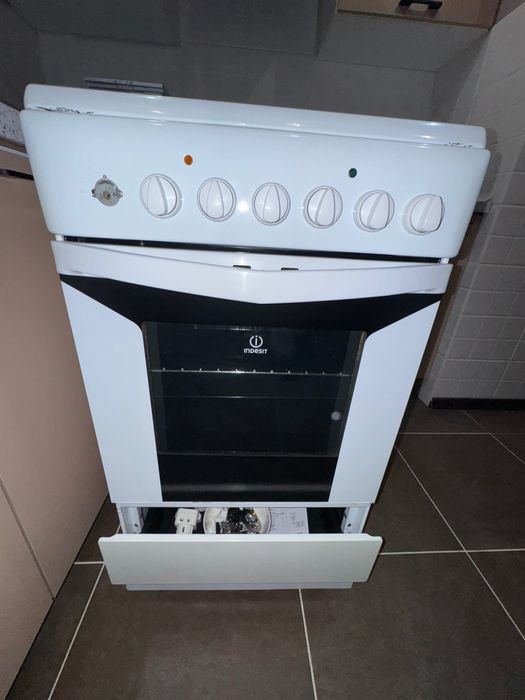 Электро плита undesirable Б/У