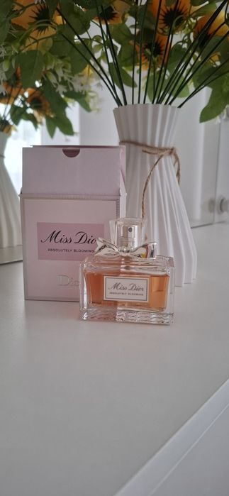 Продам парфюм Miss Dior absolutely