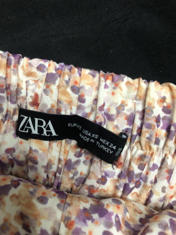 Къси панталонки Zara