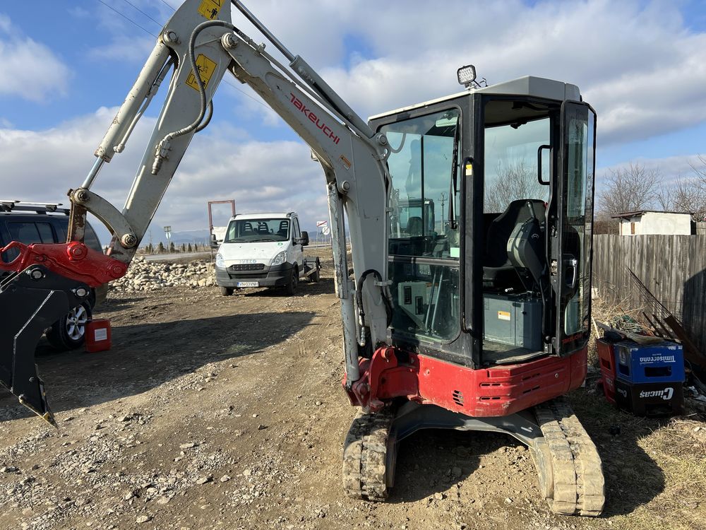 Inchiriez miniexcavator