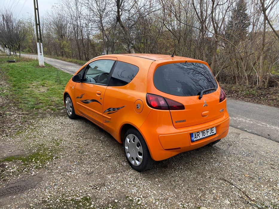 Vând Mitsubishi colt An 2008