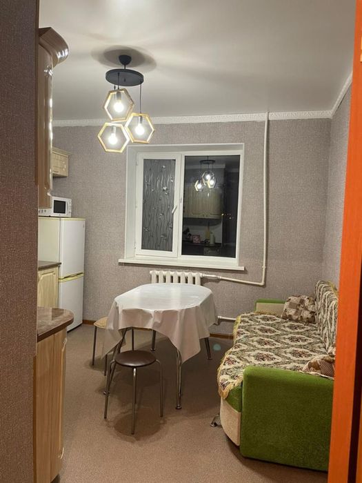 Продается однокомнатная квартира , на 10 мкрн , 23 дом , 1 этаж