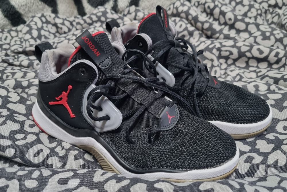 Jordan DNA negru