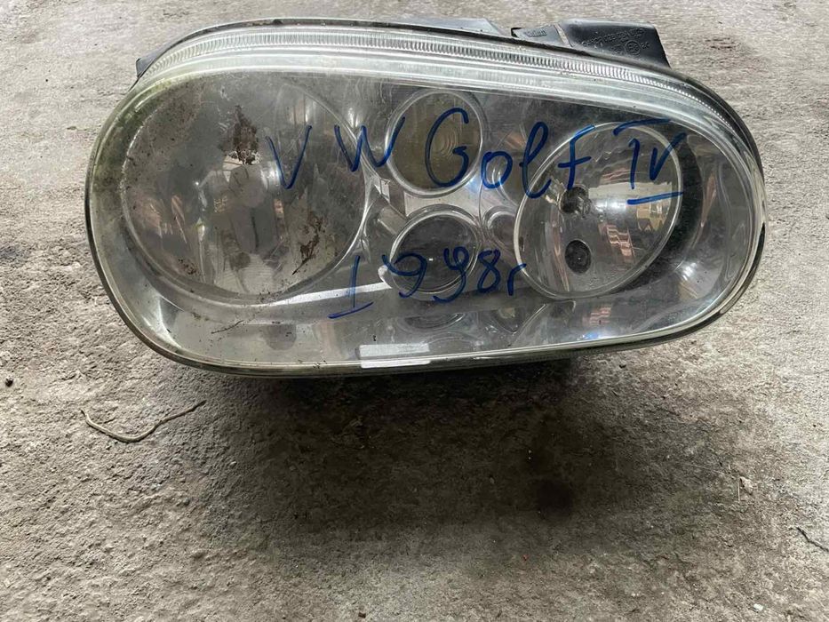 Десен фар за VW Golf4