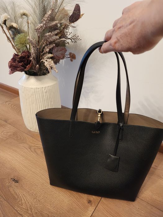 Vand geanta LAUREN RALPH LAUREN ,negru,stare impecabila.