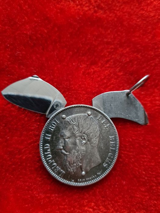 Multifunctional coin