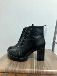 Botine cu toc 37