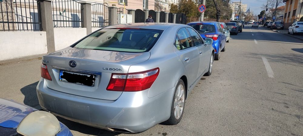 Lexus LS 600H hybrid, 4x4, automat
