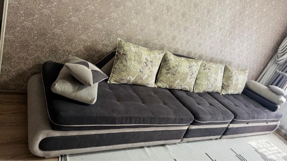 Диван почти новый