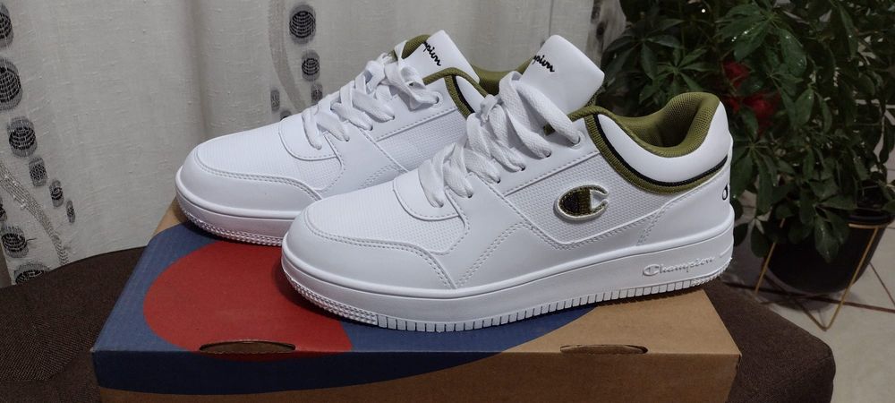 Adidas pantof sport  Champion marime 42 barbati, nou cu eticheta