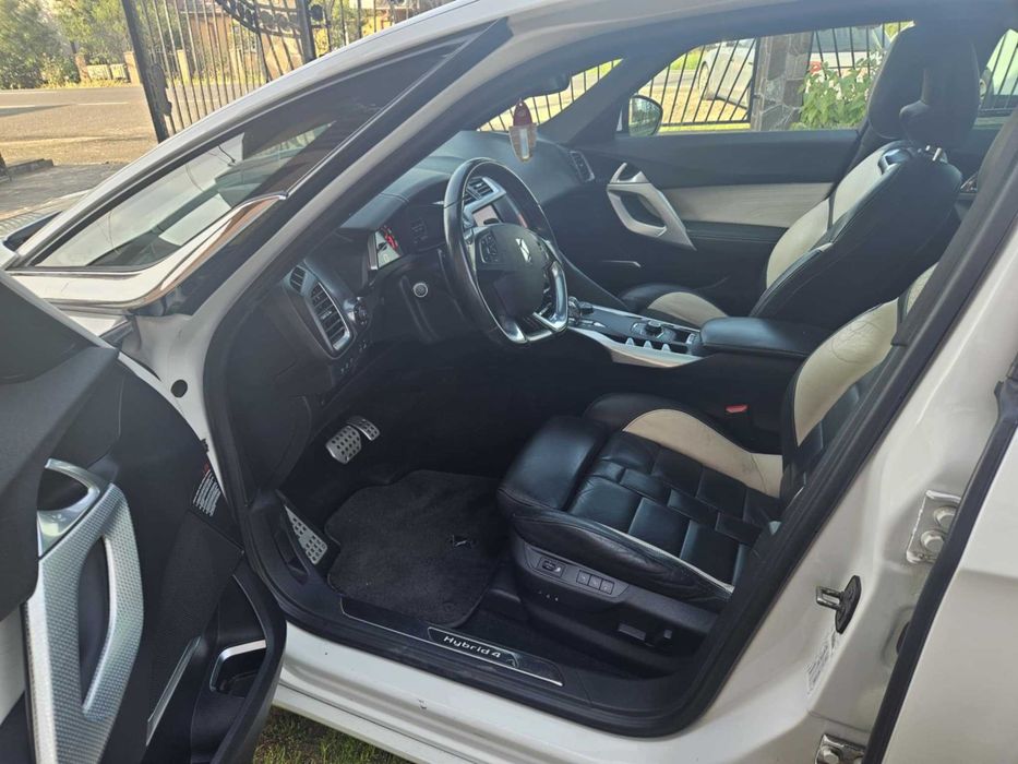 Citroen DS 5 2.0 HDI Hybrid 4x4 automat