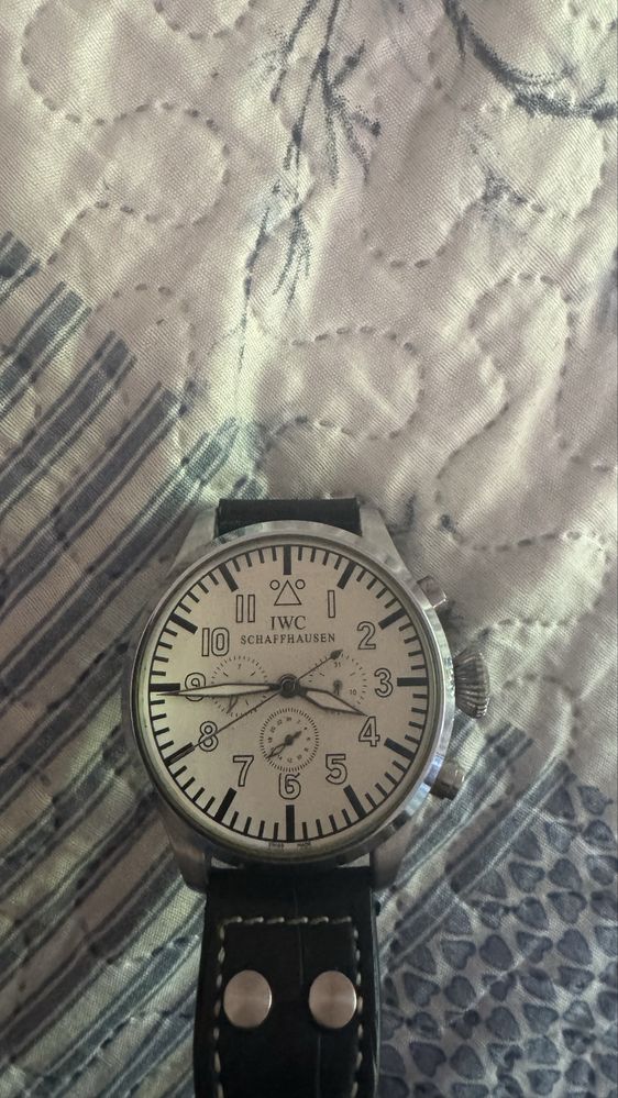 Часовник Omega Seamaster и IWC Schaffhausen