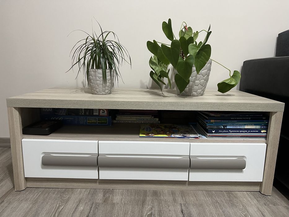 Поставка/шкаф за телевизор