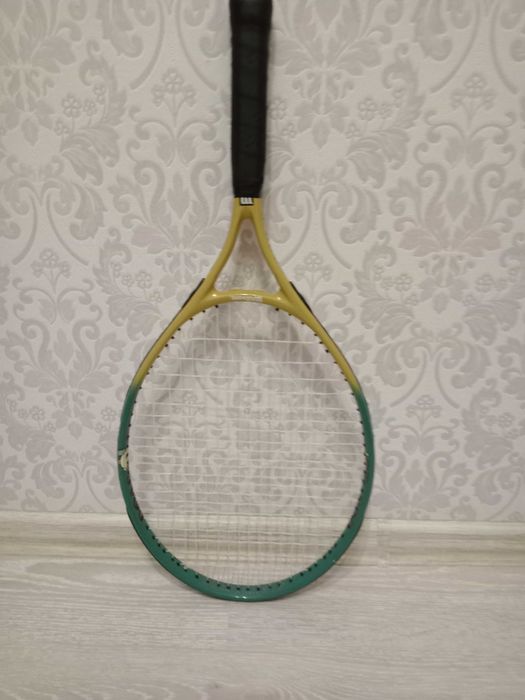 Ракетка для тенниса