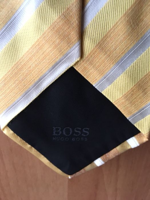 2 cravate Hugo Boss second hand
