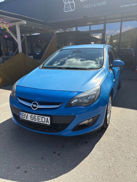 Opel Astra Vând Opel Astra J Sports Tourer 2015