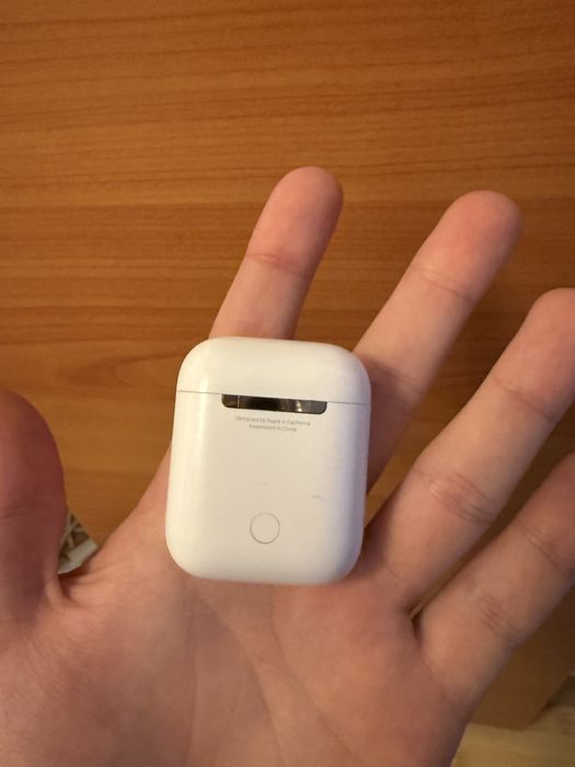 Casti Apple Airpods 2 cu o casca defecta
