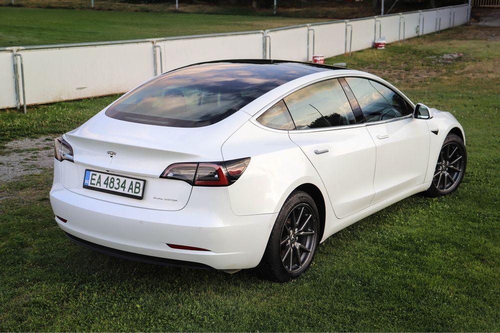 Tesla 3 DualMotor