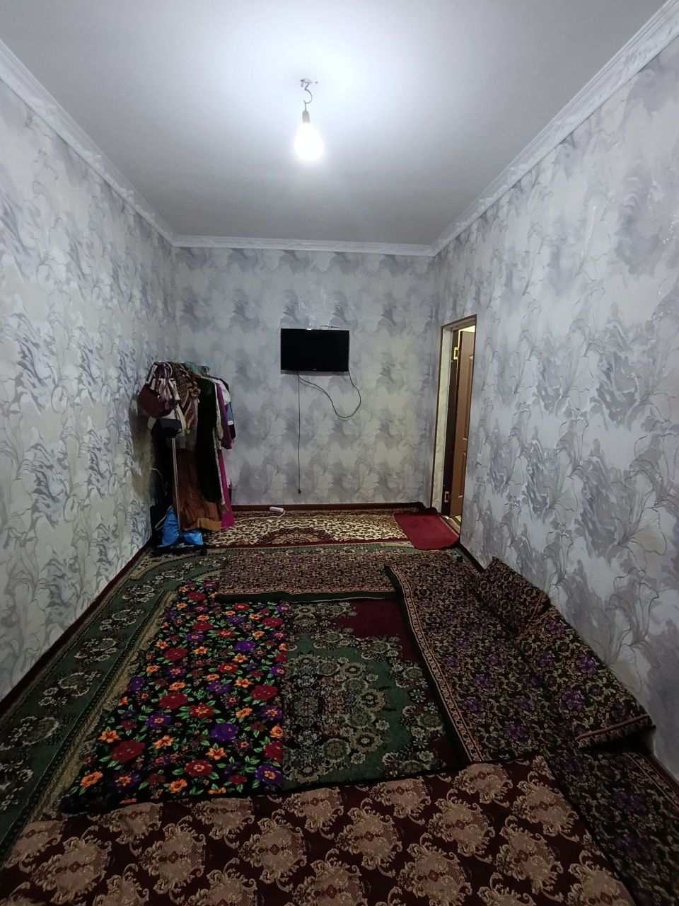 Срочно сдается 2х комнатная новостройка,8 марта.