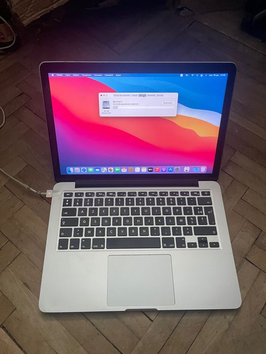 apple macbook pro a1502 i5  8gb ram ssd 256