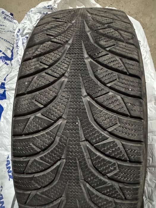 Шины 215 - 60 -  15, ездил один  сезон, в отл состоянии