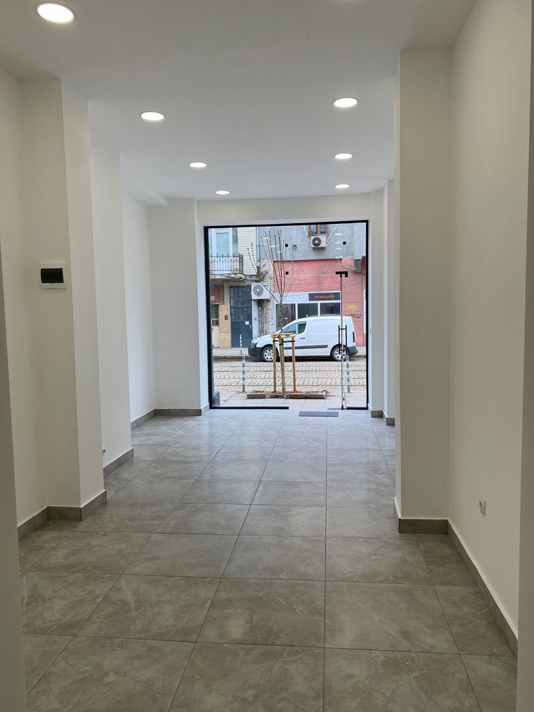 Продава се Магазин в София, Център - 70 кв.м за 1886 €/кв.м - Снимка #4