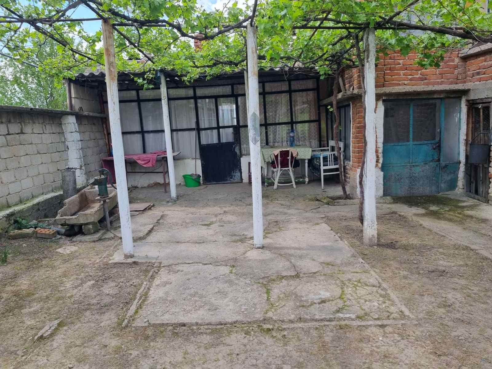 Продава КЪЩА,с.Стряма,област Пловдив