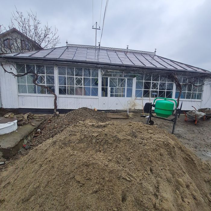 Echipa renovări în construcții.