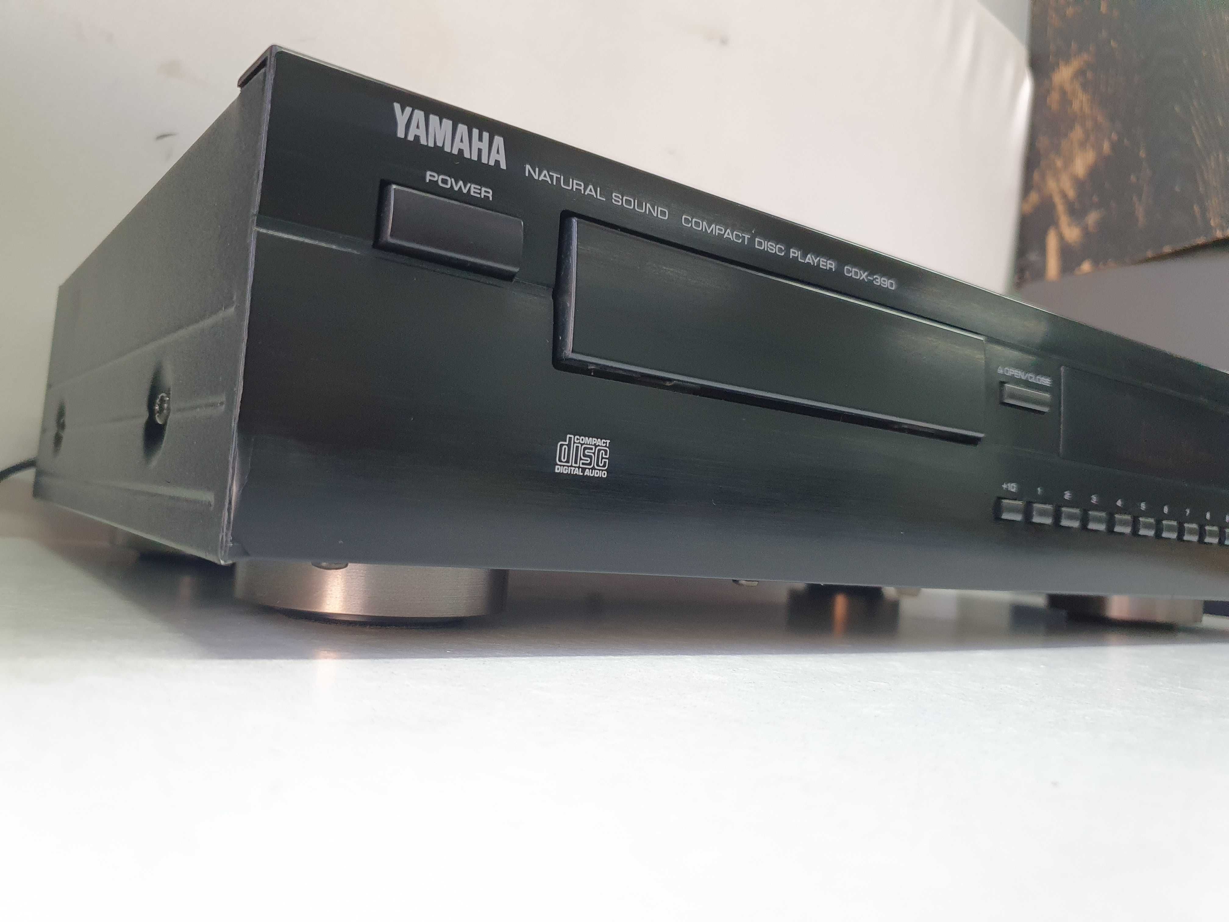 Yamaha CDX 390 player muzica CD muzica