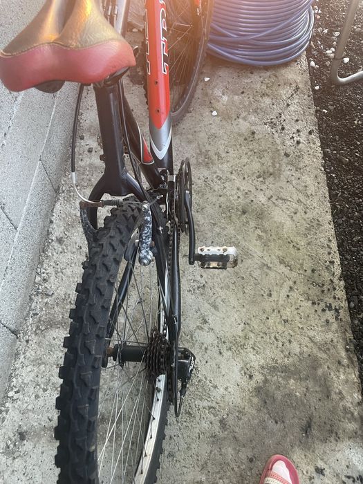 Bicicleta pentru băieti 13-16 ani