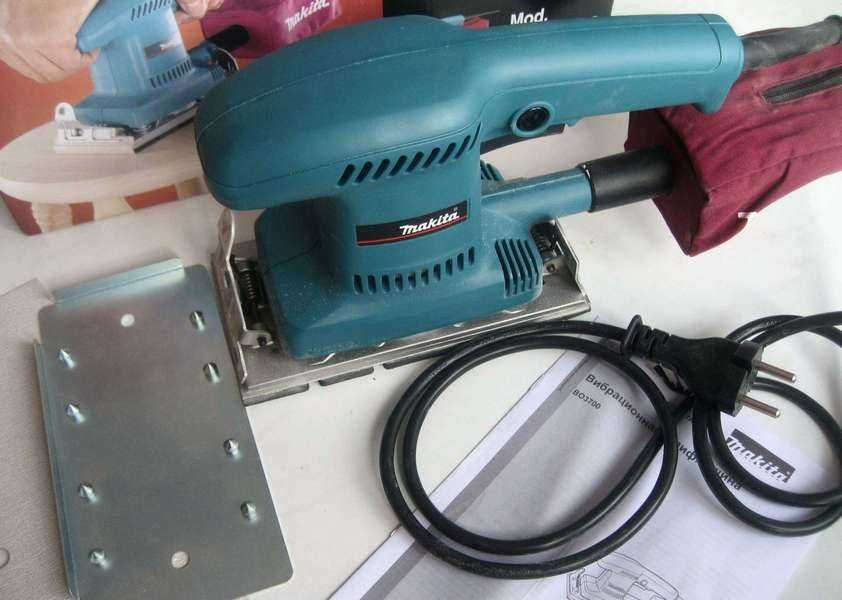 профессиональная плоскошлифовальная шлифмашинка Makita BO 3700