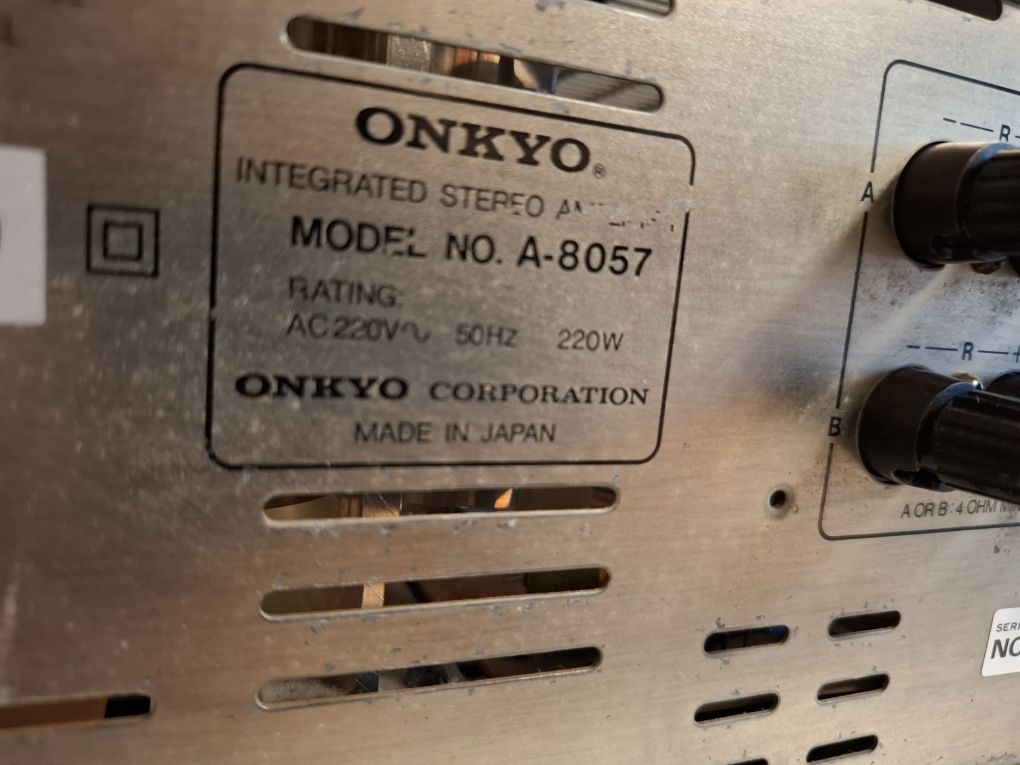 Onkyo integra 8057