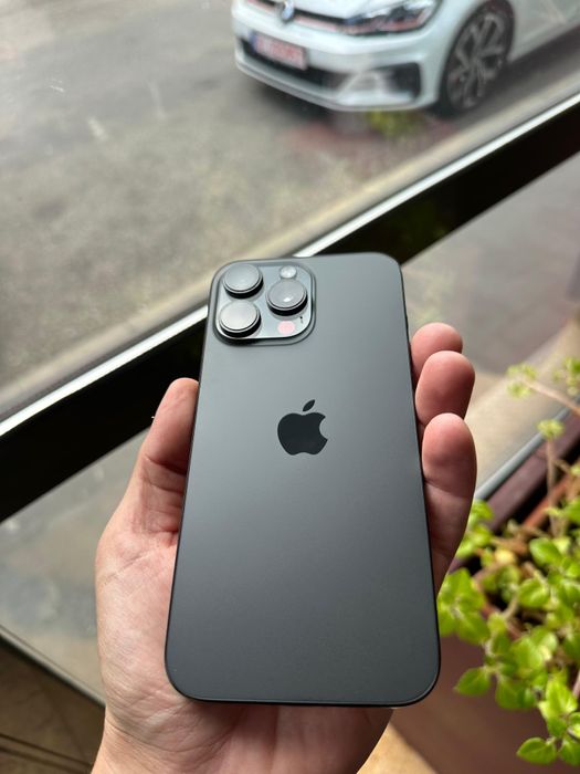 Vând iPhone 16 pro max
