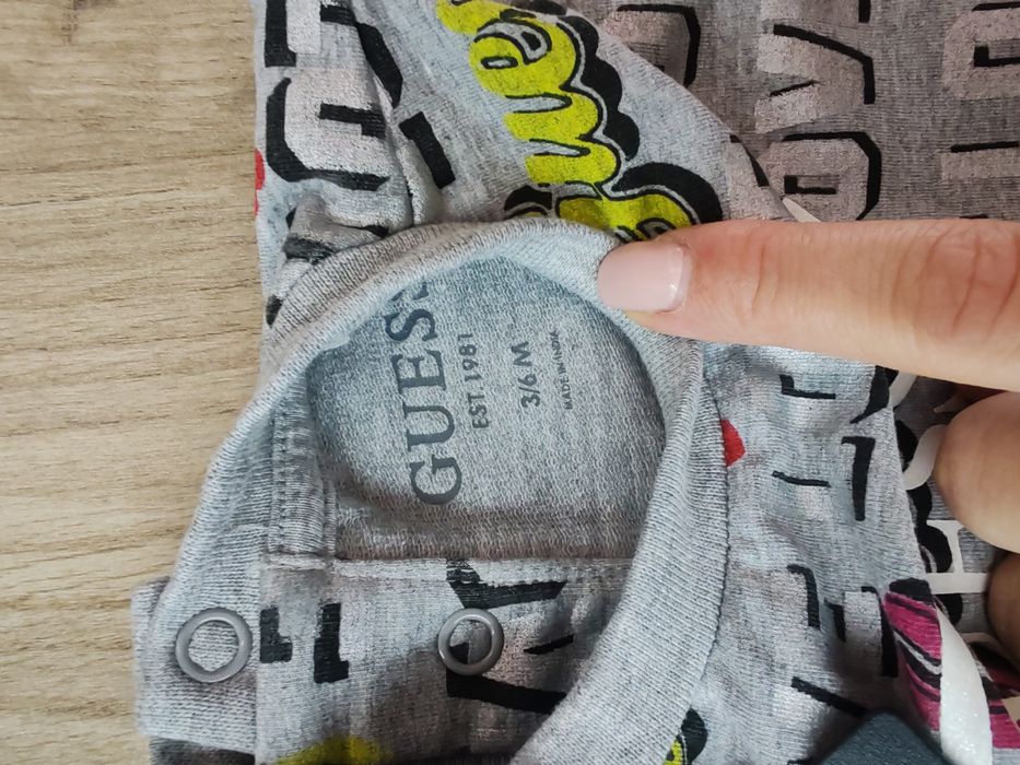 Жилетка Tommy Hilfiger и блуза Guess