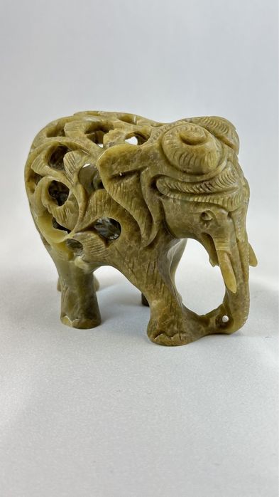 Elefant cu pui din piatra Feng Shui statueta sculptura veche