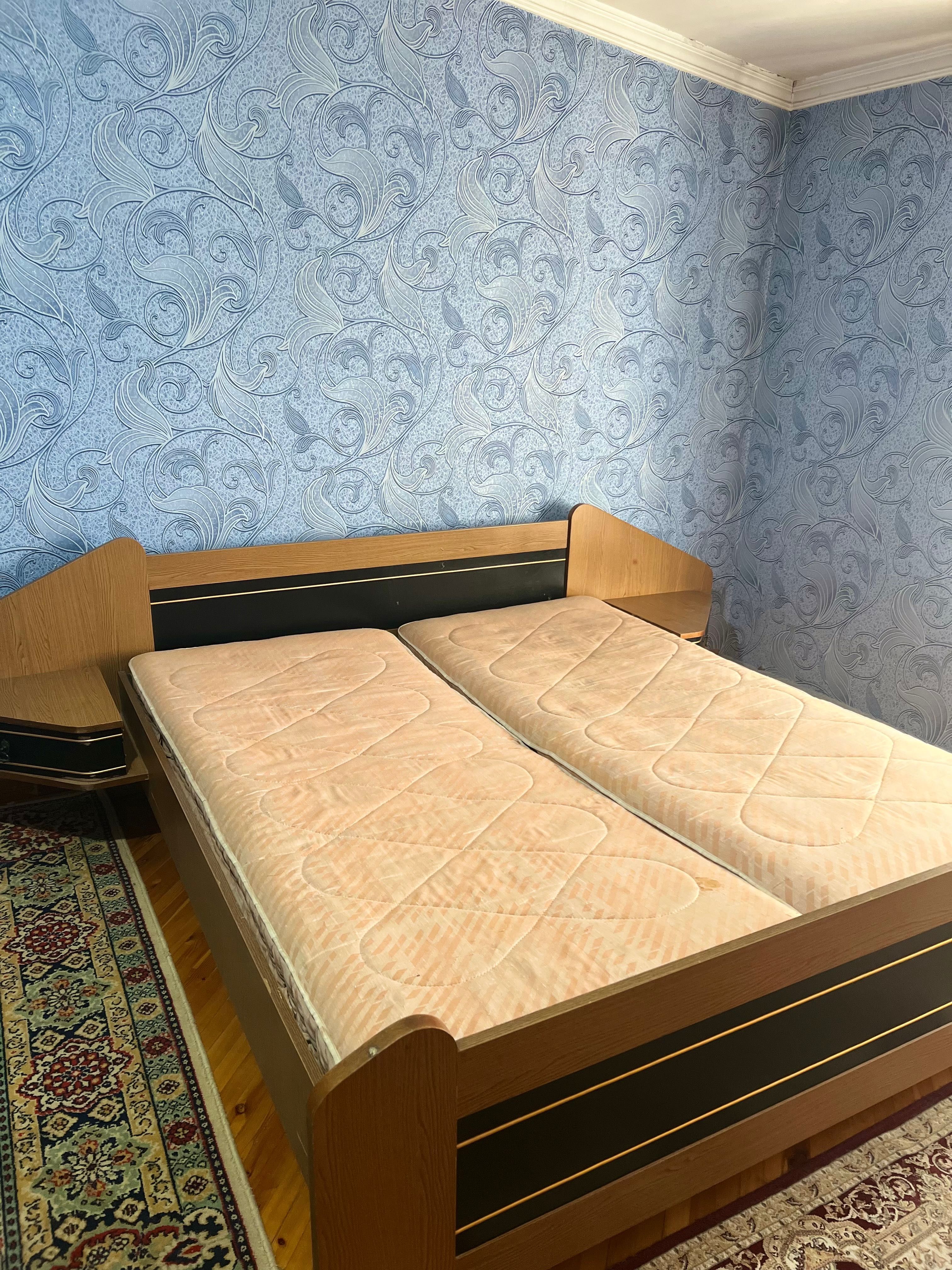 Продаётся спальный гарнитур