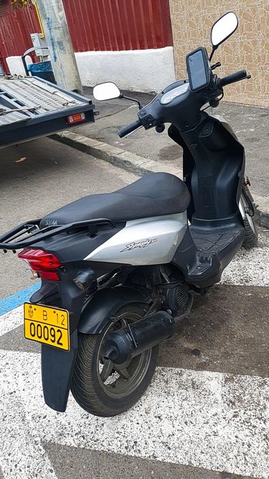 Vând scuter Sym fără permis !
