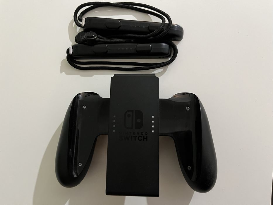 Nintendo Switch cu cutie si toate accesoriile
