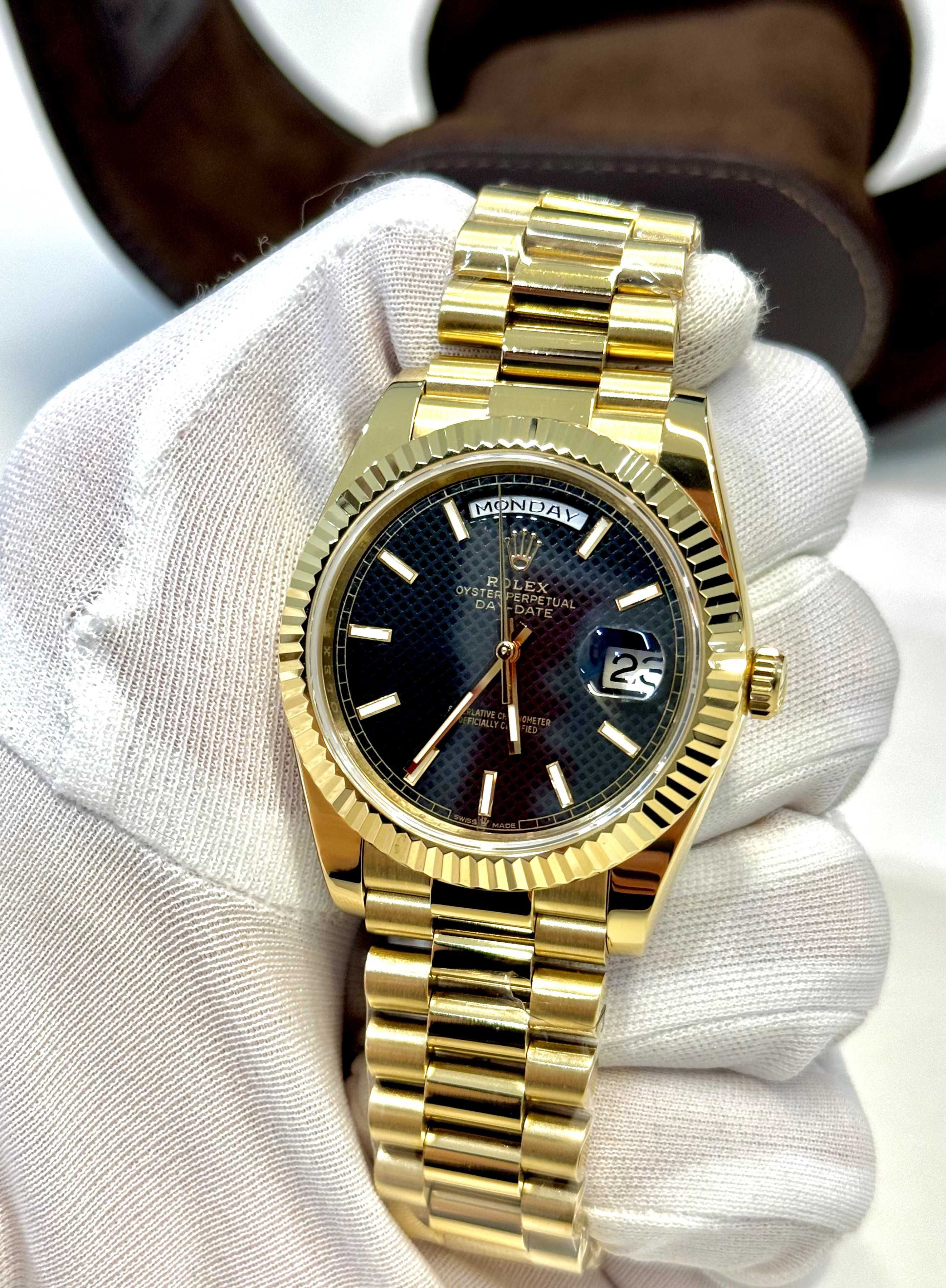 Мъжки / Часовници 40mm златен/черен циферблат