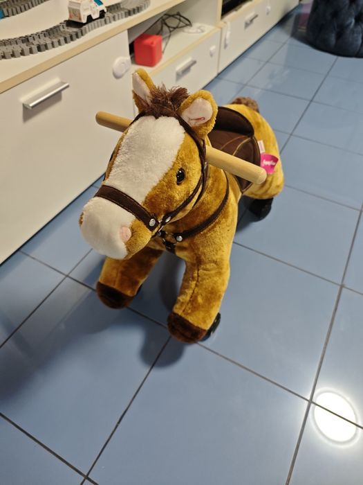 Детско плюшено конче