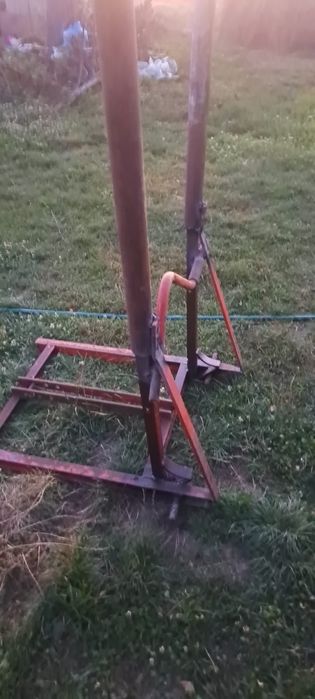 De vânzare, Mig gunoi și furcă baloți