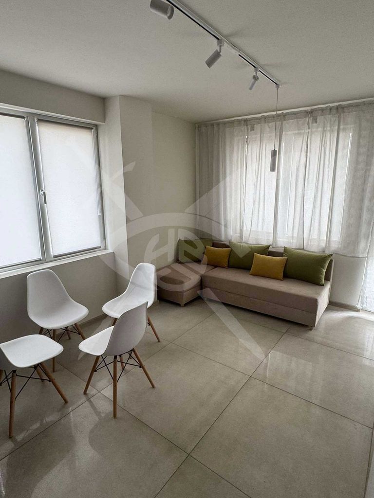 Дава се под наем Тристаен апартамент в Варна, Кайсиева градина - 75 кв.м за 550 € - Снимка #1