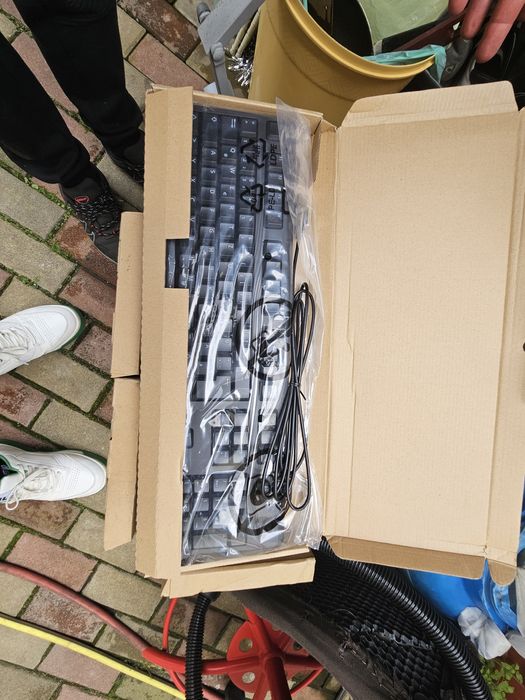 Vand tastaturi Dell noi 30lei/buc