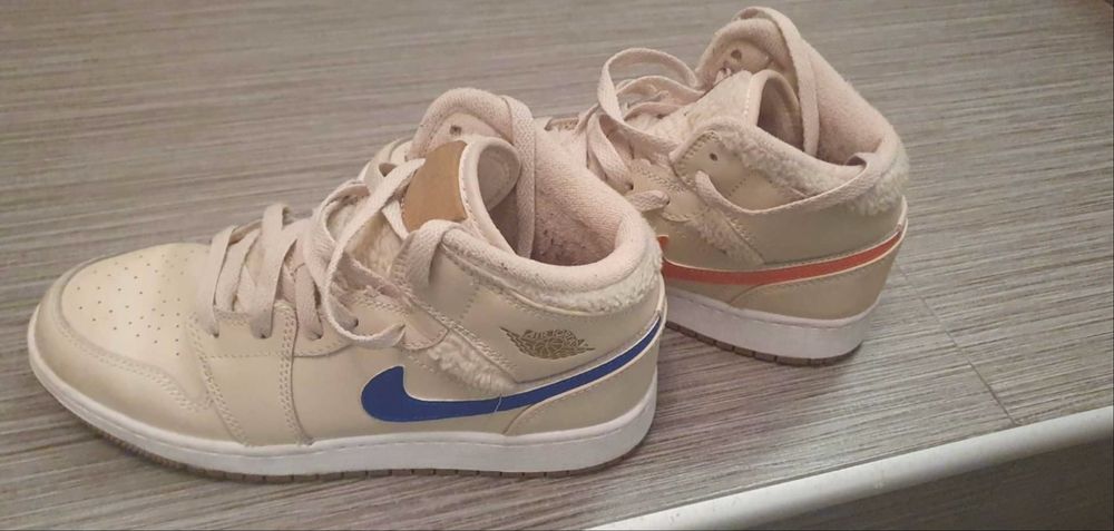 Nike Air Jordan 1 Mid GS Fleece Pearl White размер 38,5