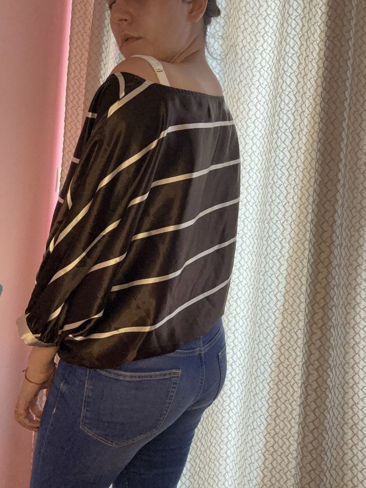 Блуза , с, м . Марка ZARA, материя коприна