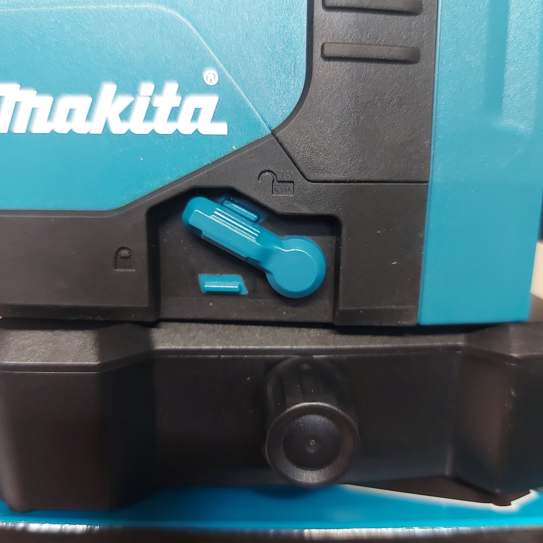 Makita SK700D многолинеен червен лазерен нивелир