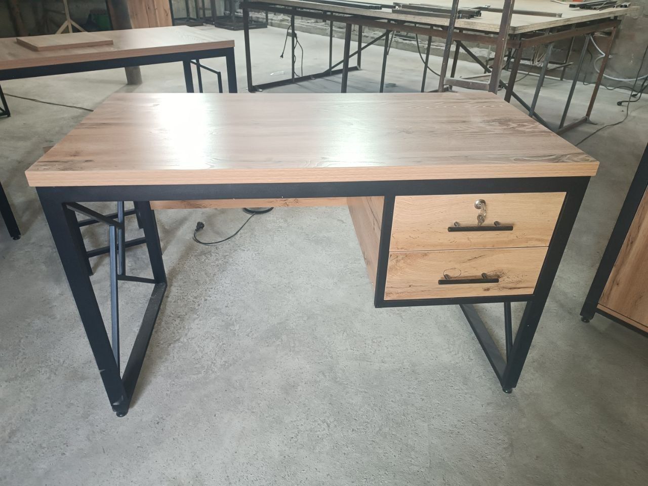 Loft stol tunbalik ishxona va ofislarga