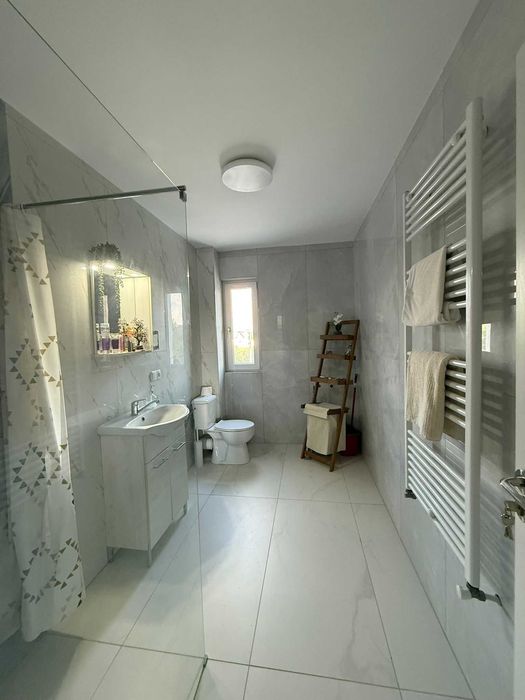 Inchiriez apartament nou cu 2 camere