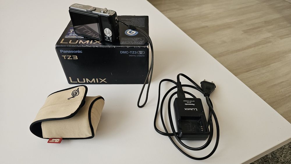 Aparat foto Panasonic Lumix TZ3 obiectiv Leica Sdcard incarcator cutie